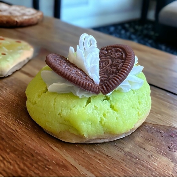 ⚠️SALE Candle // Handmade Cookie With Oreo And Cream Soy Wax Candle SEND OFFERS - Picture 2 of 5